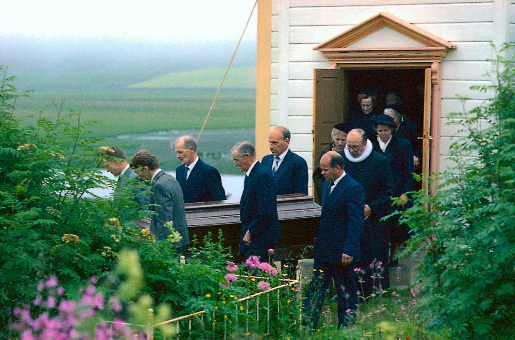 
	        Indriði, the author of the original novel, played the local minister.